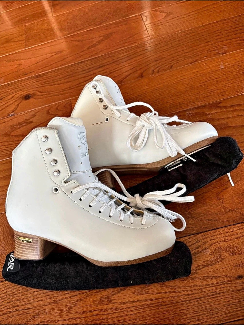 Jackson Elle Figure Skates White & Brown Women's 7 Wide